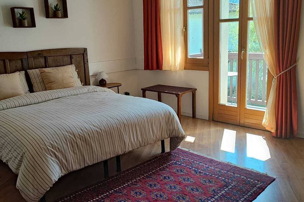Foto 8 von 30: Farmhouse in typical Trentino style, spacious, elegant, comfortable.