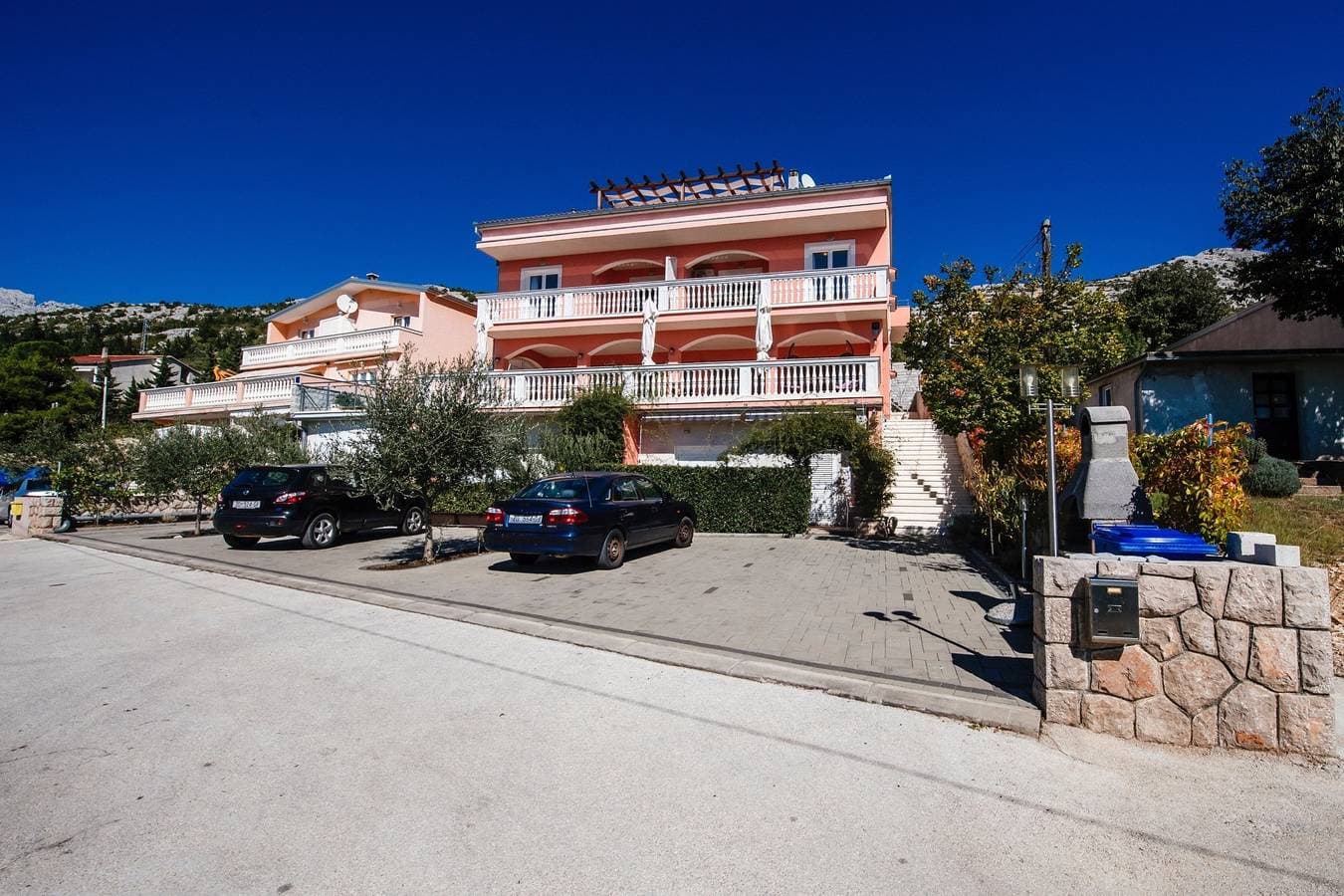 Foto 10 von 20: Studio Appartement mit Balkon und Meerblick Starigrad, Paklenica As-16421-a
