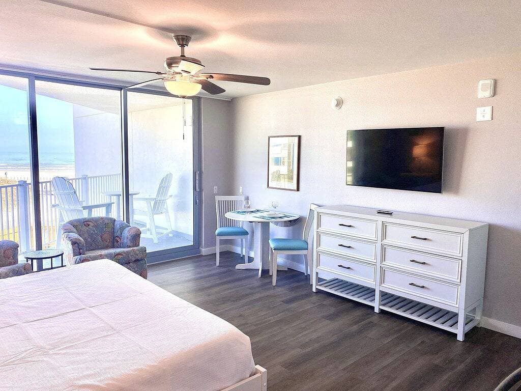 Foto 4 von 14: Sandcastle Condominiums Unit 202