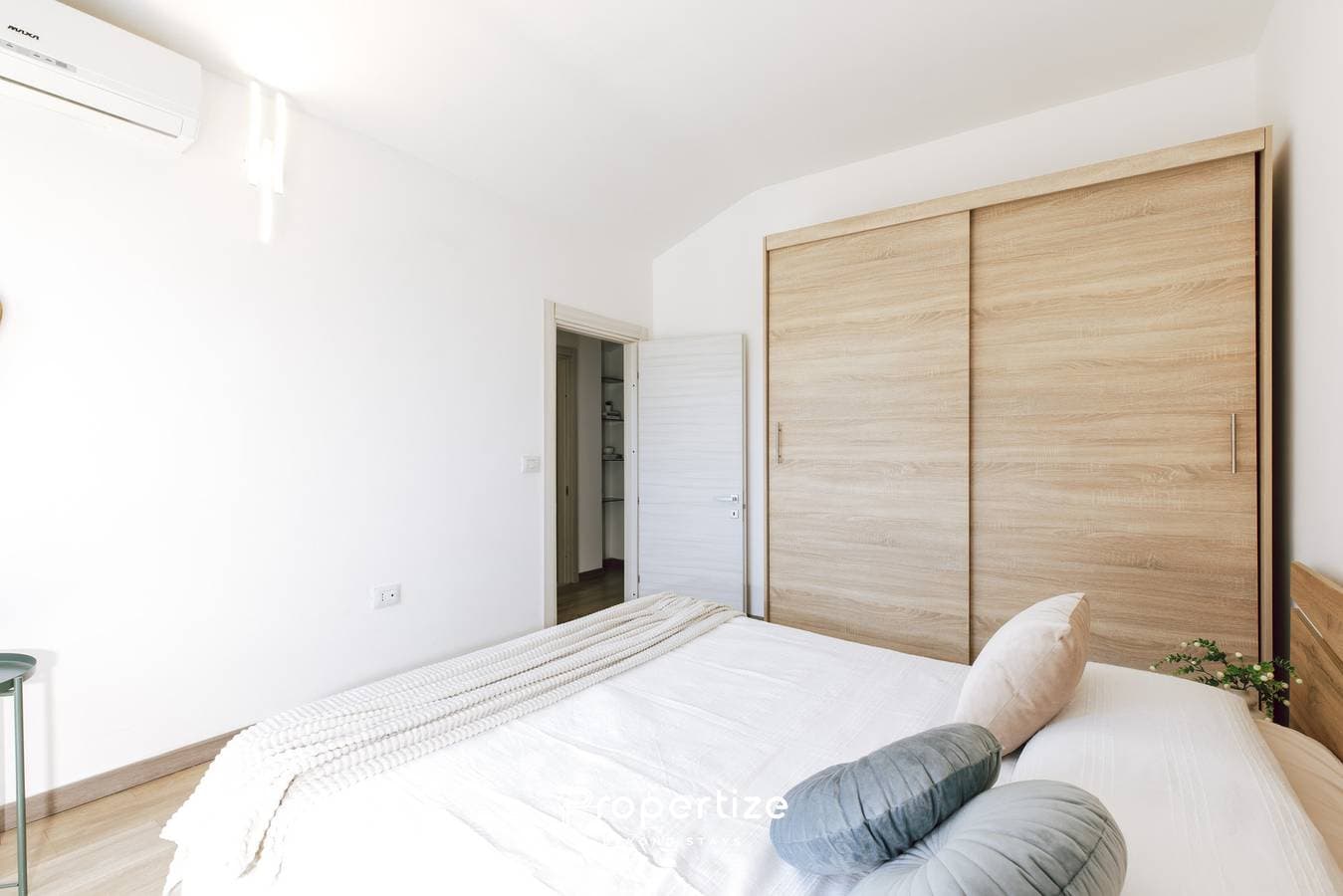 Foto 5 von 47: Mansarda con vista a Cagliari by Propertize