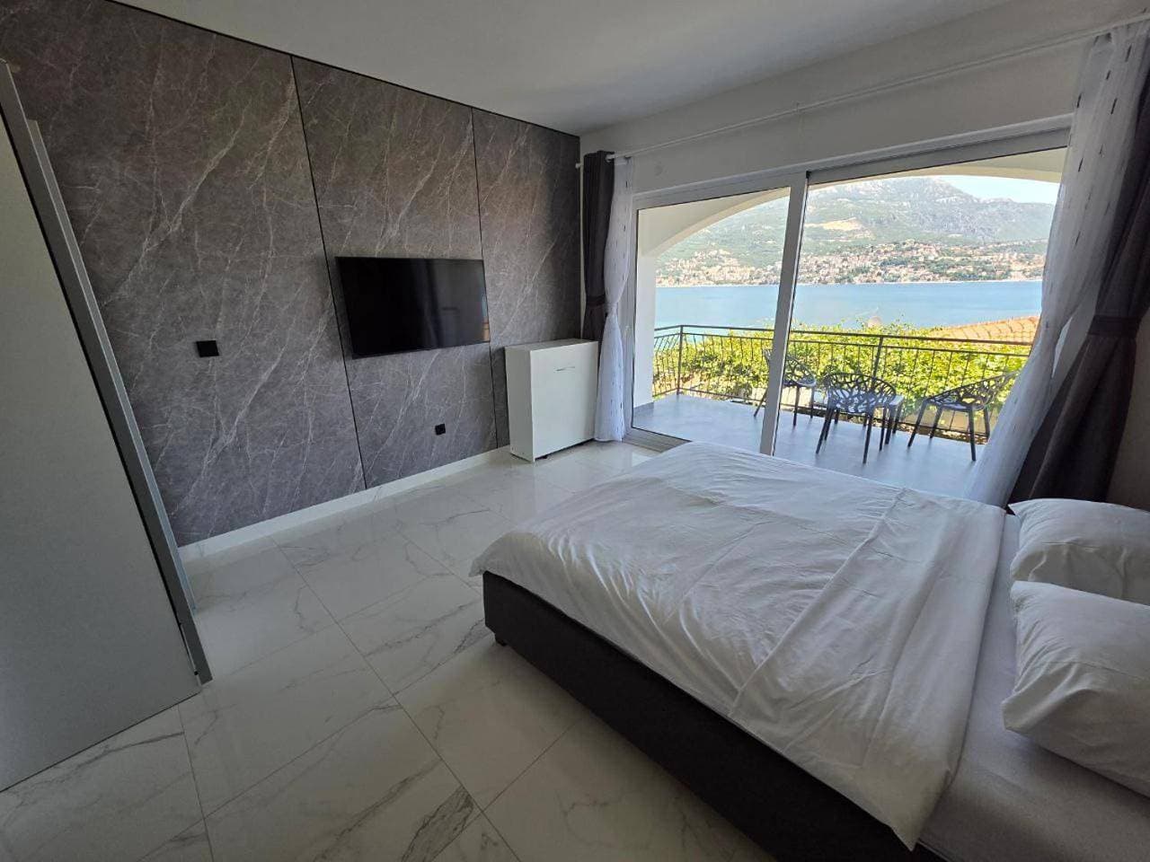 Foto 7 von 32: One-Bedroom Apartment with Balcony and Sea View
