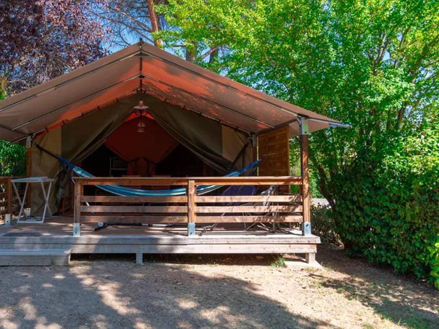 Foto 9 von 37: Flower Camping Provence Vallée - Unterkunft 2 personen - Coco Sweet 12m² 1 Zimmer (ohne Sanitäranlagen)
