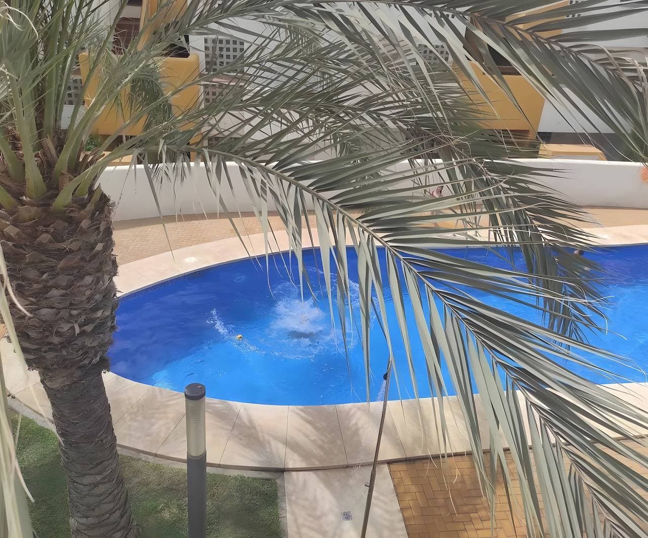 Ático con bonitas vistas y piscina 1
