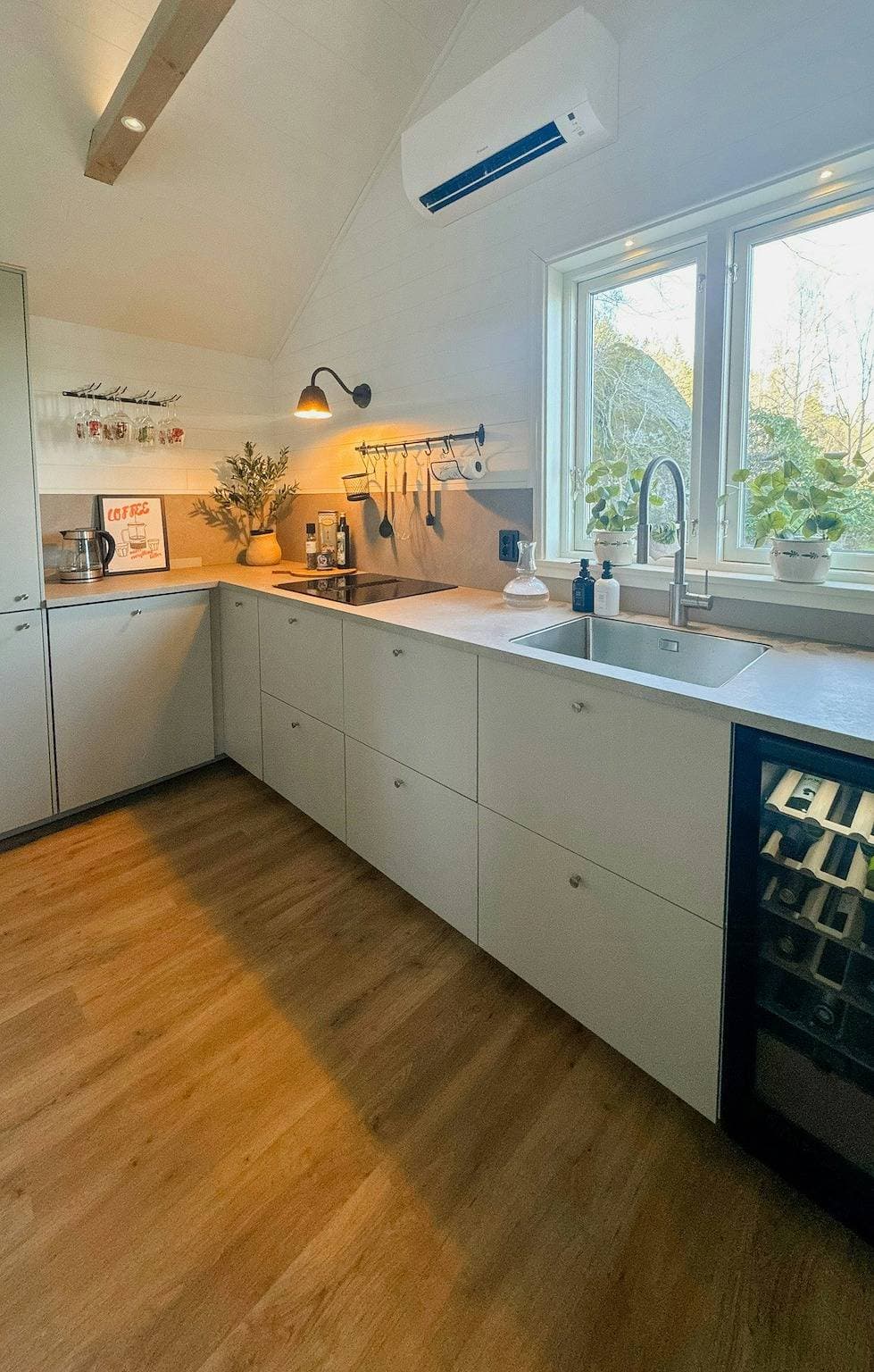 Foto 6 von 27: Ferienhaus auf einer Anhöhe mit Blick auf den Öresjö