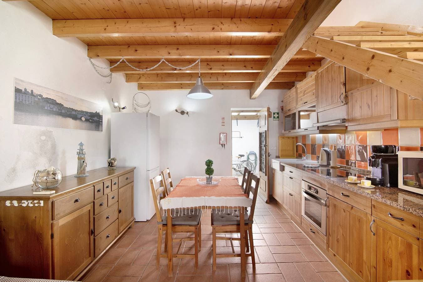 Foto 5 von 18: Ferienhaus 'Ana Townhouse' mit privater Terrasse, WLAN und Klimaanlage