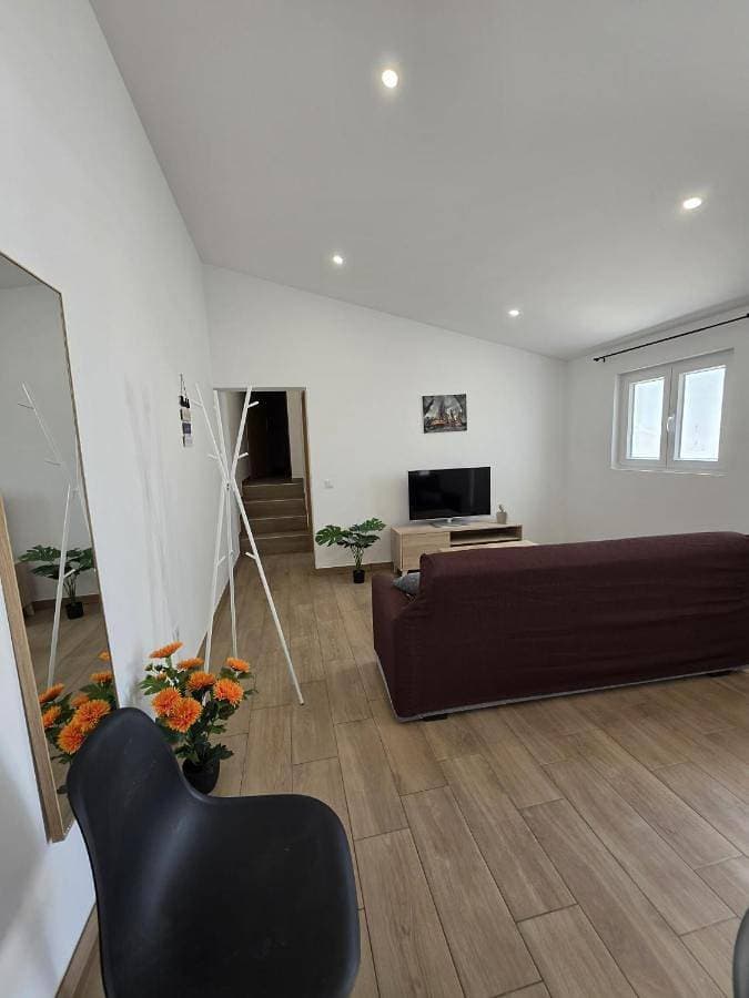 Foto 3 von 8: Two-Bedroom House
