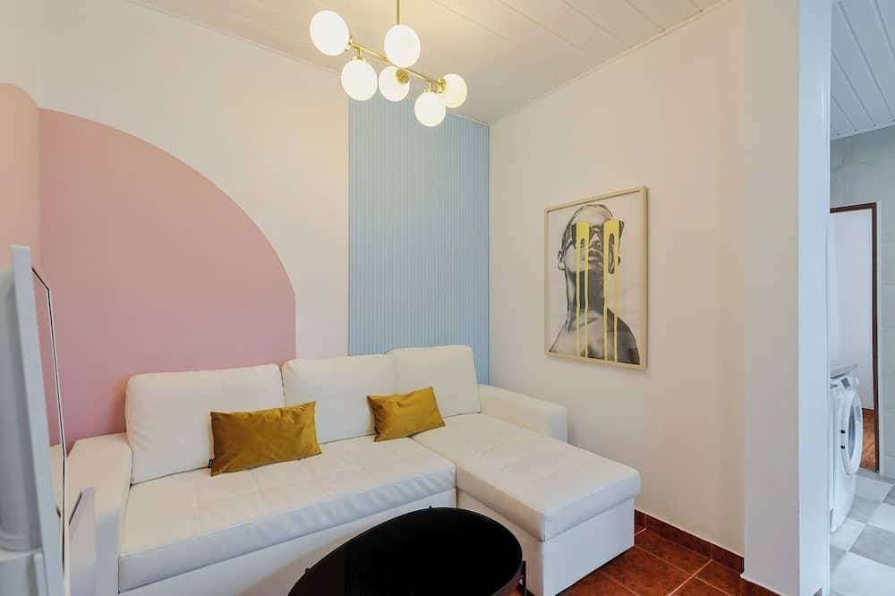 House By The Sea, Setúbal 1