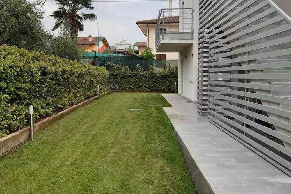 Foto 13 von 30: Residence Fontana di Trevi - neu, modern, Pool
