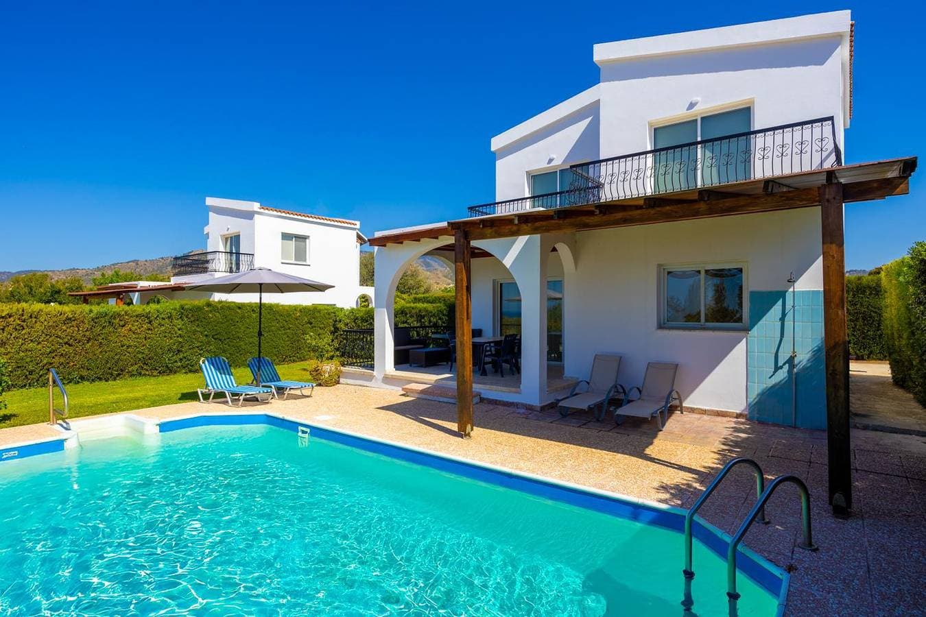 Foto 8 von 29: Villa für 4 Personen mit Balkon