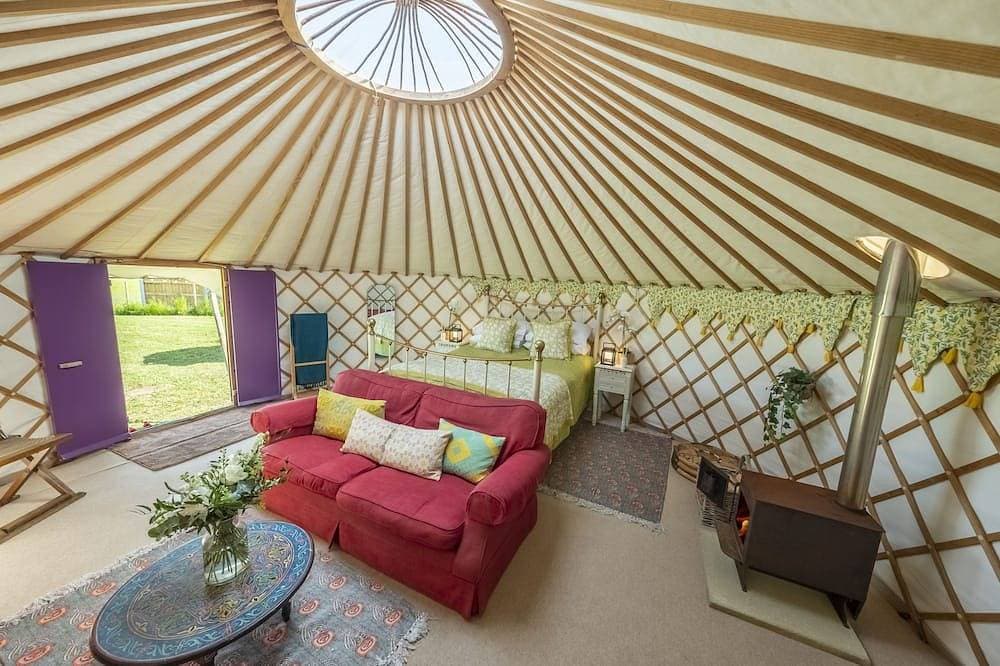 Foto 11 von 30: Luxury glamping with hot tub  - Valley View Yurt