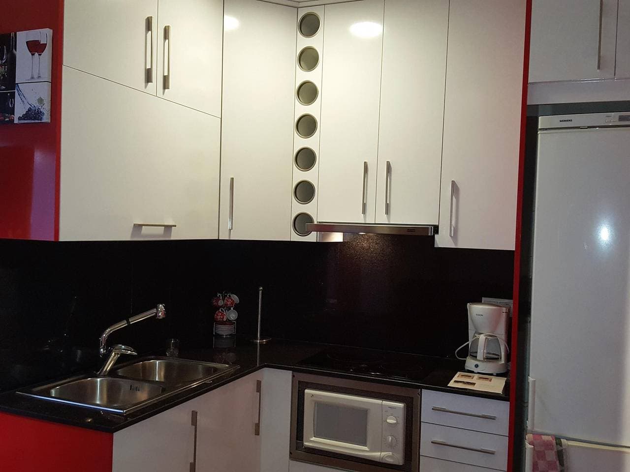 Foto 7 von 24: Gemütliches Studio, neu renoviert, 200m zum Strand, mit privatem Parkplatz und Klimaanlage.