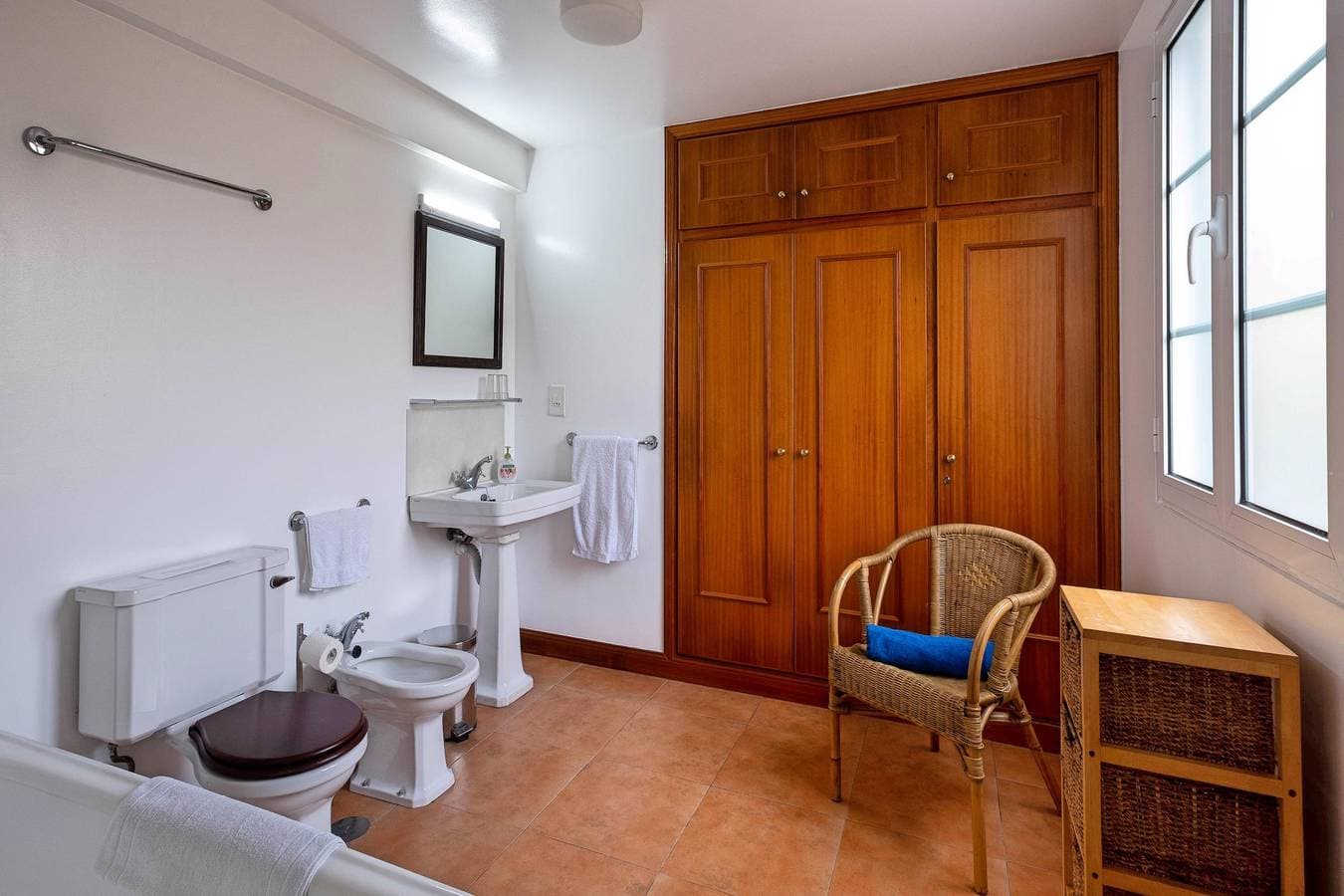 Foto 9 von 25: Charming stone cottage in Funchal | Loja Lenha