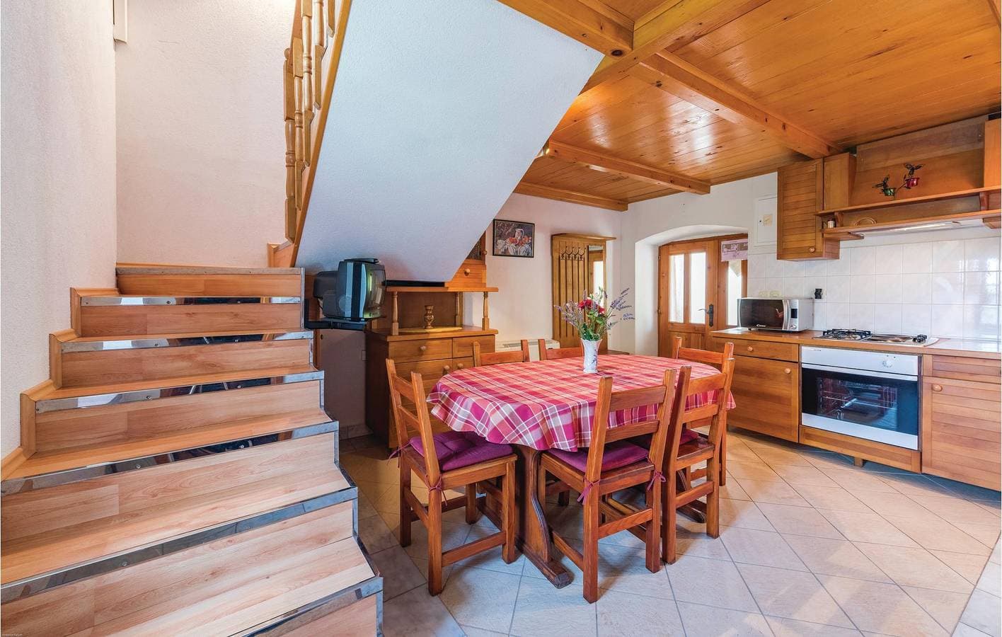 Foto 5 von 42: Gemütliche 69 m² große Wohnung mit Terrasse, WLAN und Parkplatz