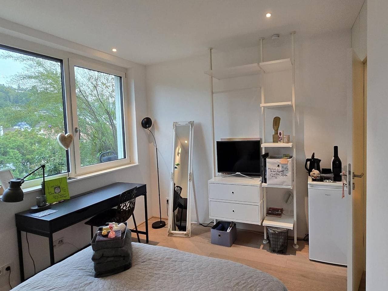 Foto 8 von 38: Stadtnahes Gästezimmer im Penthouse bei Esi in Tübingen