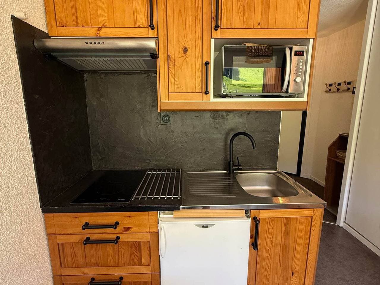 Foto 3 von 11: Studio-Kabine 24m² direkt an der Piste mit Balkon