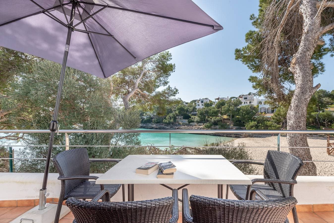 Foto 3 von 25: Klimatisierte Ferienwohnung "Bungalow Cala Dor 27" mit Meerblick und Pool