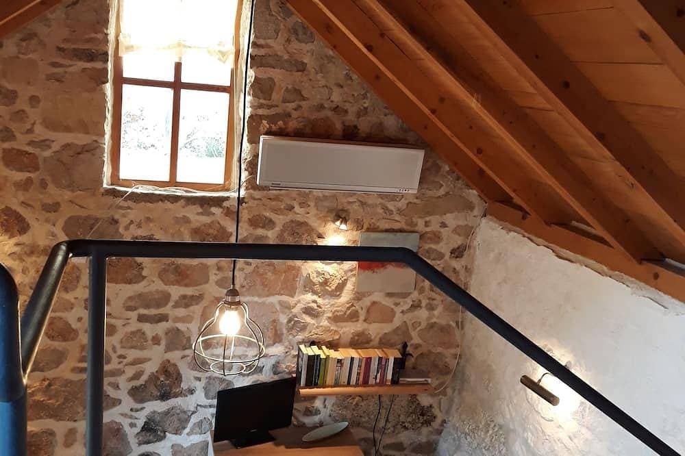 Foto 12 von 30: Kernsaniertes kleines Steinhaus mit Meerblick in der Naehe von Split
