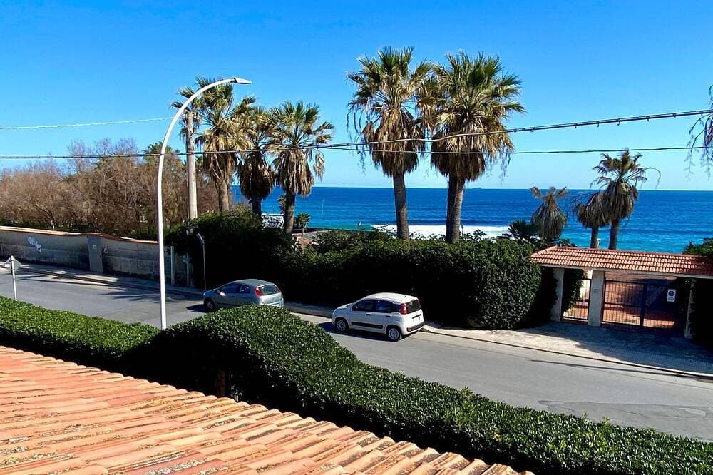 Foto 12 von 30: Spend house 20 mt. from the sea with 5 beds