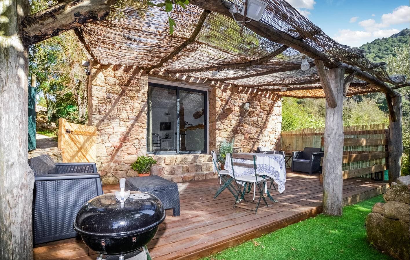 Wohnung mit Meerblick, Terrasse und Parkplatz in Coti-Chiavari 1
