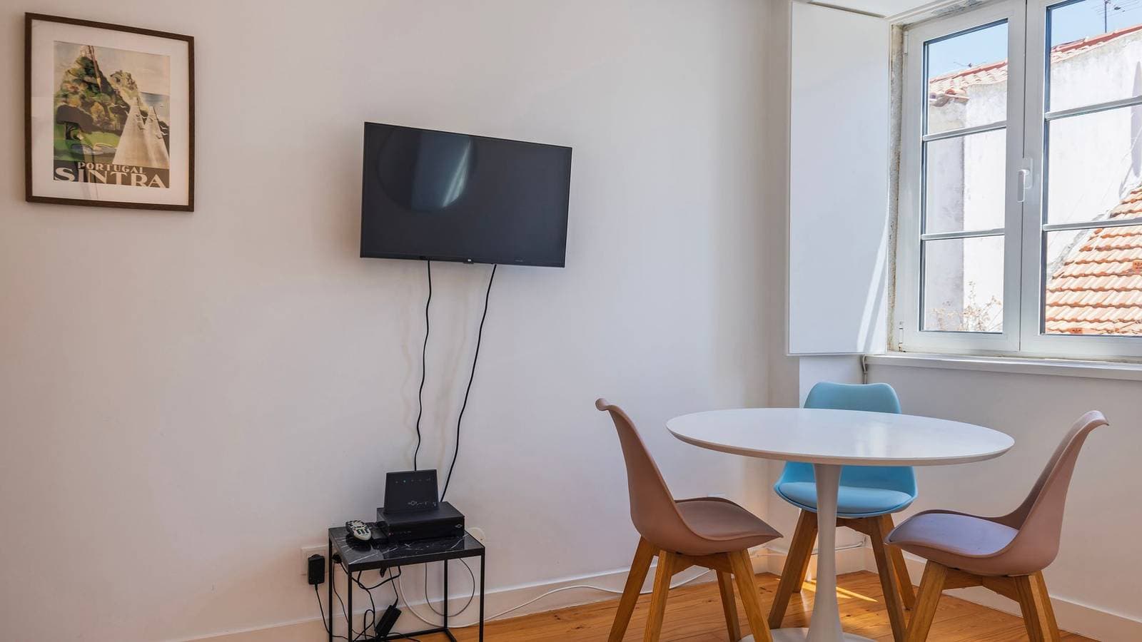 Foto 8 von 29: Bright 1Br Flat in Bairro Alto by LovelyStay