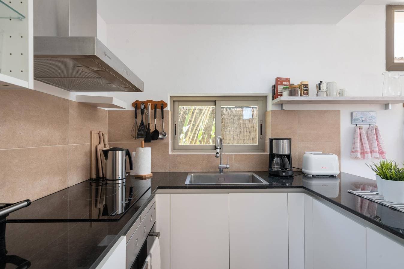Foto 13 von 41: Garlanda 1 - Moderne Villa mit privatem Pool in der Nähe eines paradiesischen Strandes. Wifi gibt es gratis.