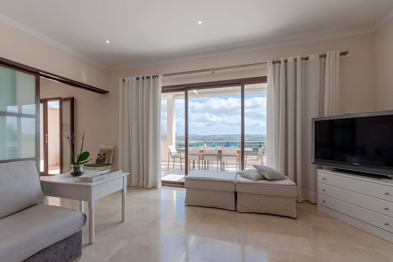 Foto 12 von 27: Villa für 8 Personen mit Balkon