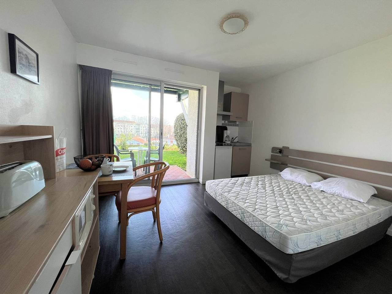Foto 2 von 11: Zentrales Studio in Cambo mit Terrasse und Parkplatz, Haustiere erlaubt