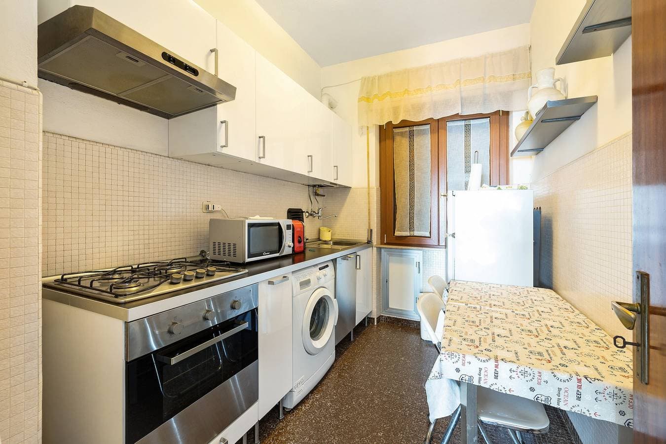 Foto 10 von 22: Haustierfreundliche Ferienwohnung Stupenda Vista Mare in Strandnähe mit Balkon und WLAN