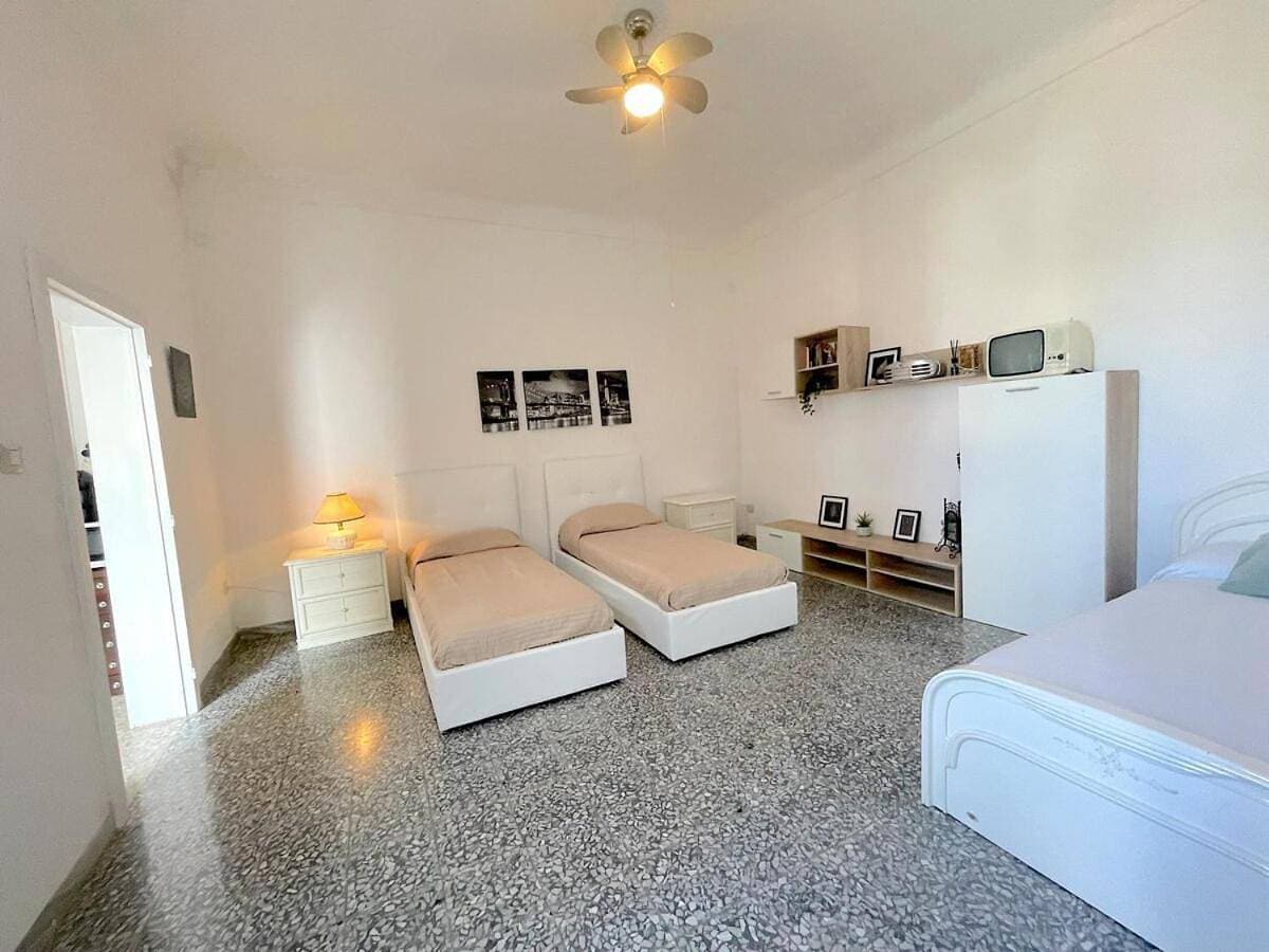 Foto 11 von 16: Two-Bedroom Apartment