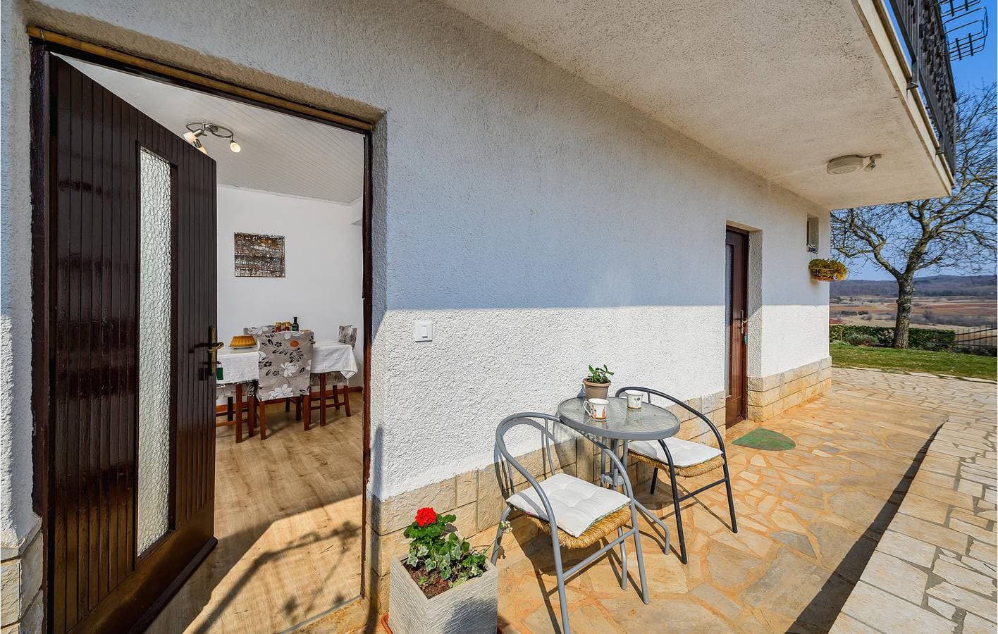 Foto 6 von 25: Gemütliche 2-Zimmer-Wohnung mit Terrasse, WLAN und Parkplatz