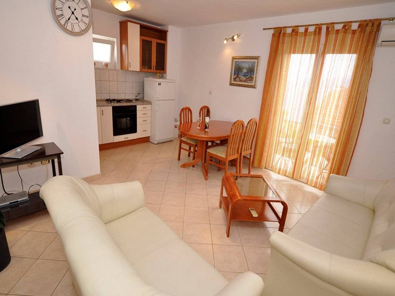 Apartments Seagull - Comfort Two Bedroom Apartment with Sea View Balcony (Tonko) 1