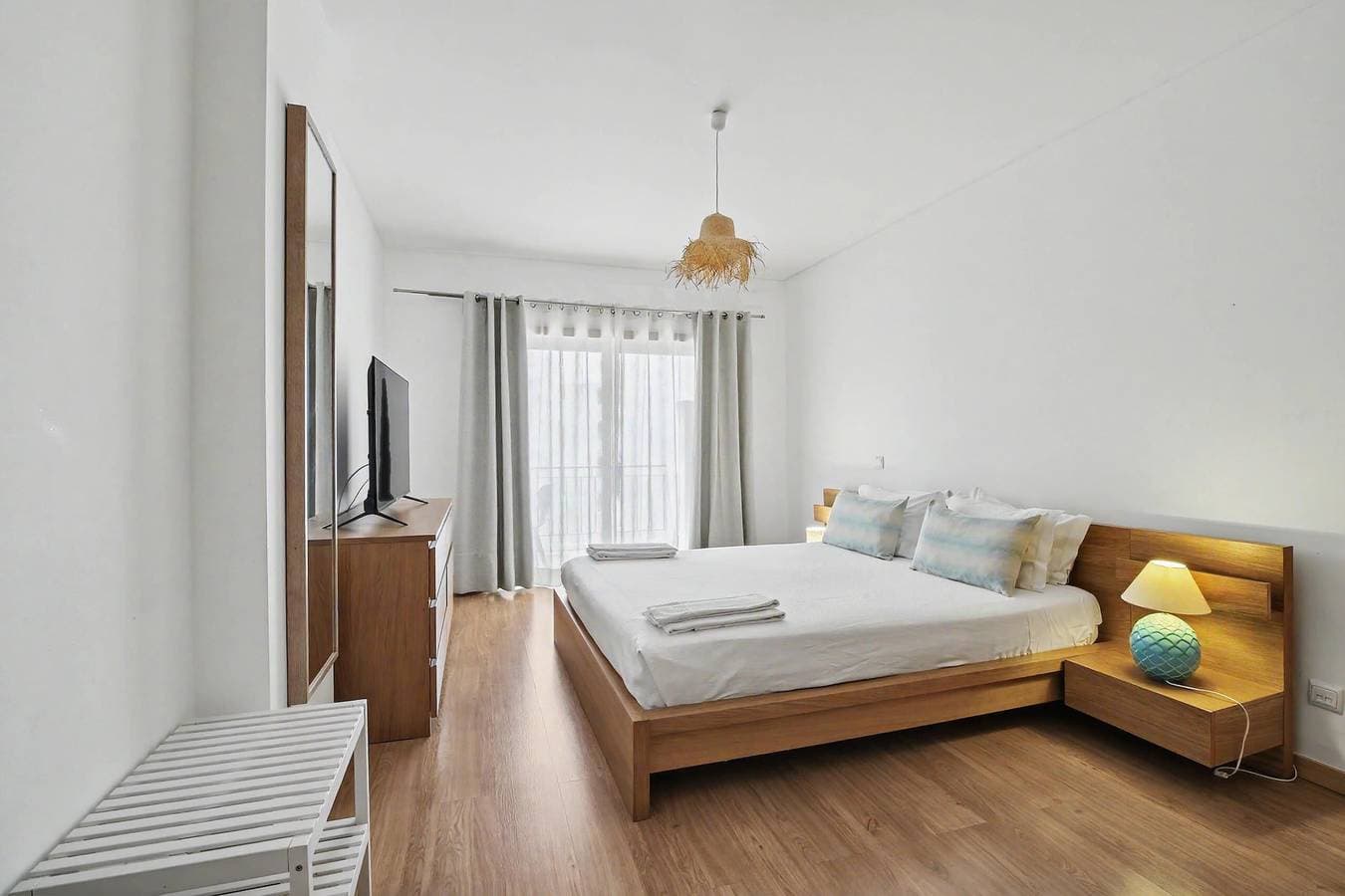 Foto 11 von 24: Apartment 'Ocean Terrace 3 B – mit Pool' mit Pool und Balkon