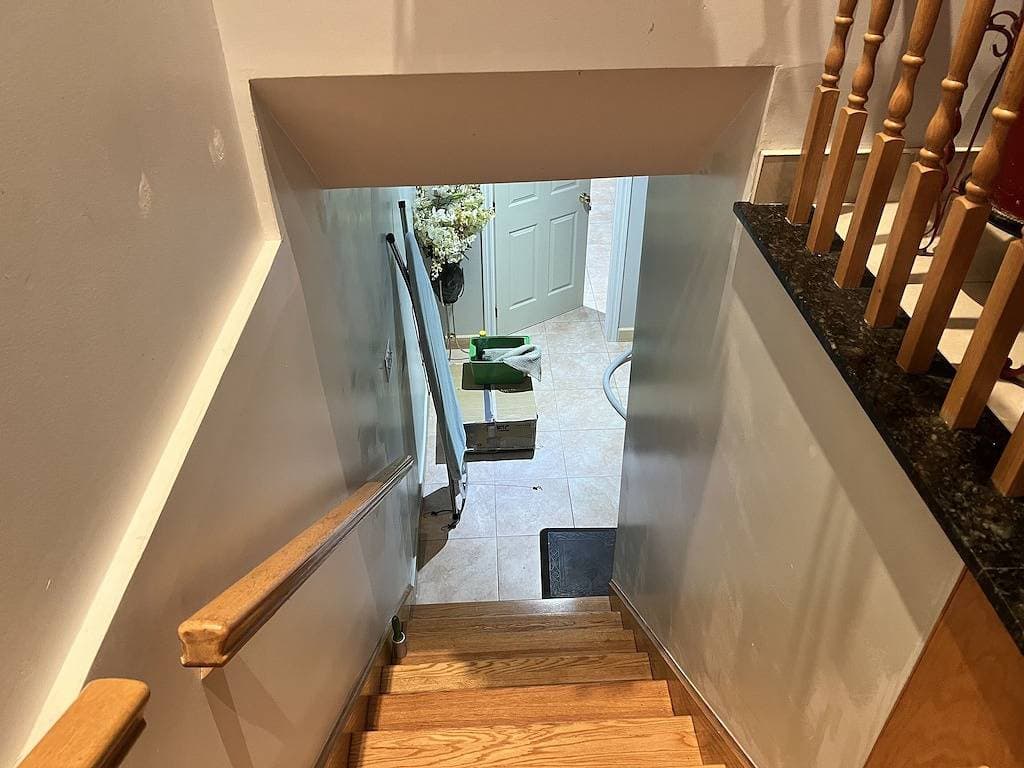 Foto 3 von 12: Spacious Basement in Montreal