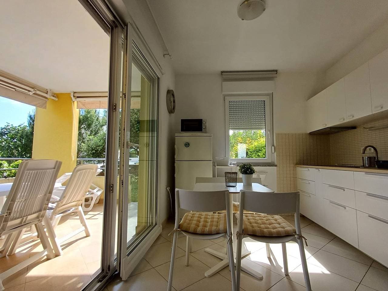 Foto 5 von 36: Haustierfreundliche Ferienwohnung Mediterraneo mit privatem Garten & Meerblick