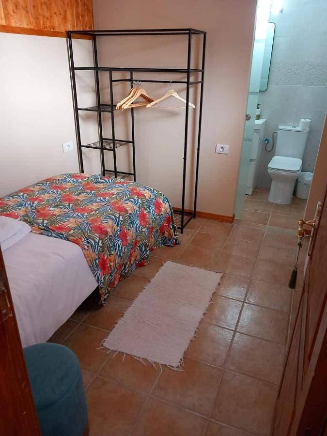 Foto 4 von 5: Double Room with Private Bathroom