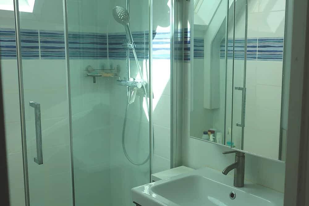Foto 5 von 18: \"New Villa les Pieds dans l'eau. Beautiful sea view