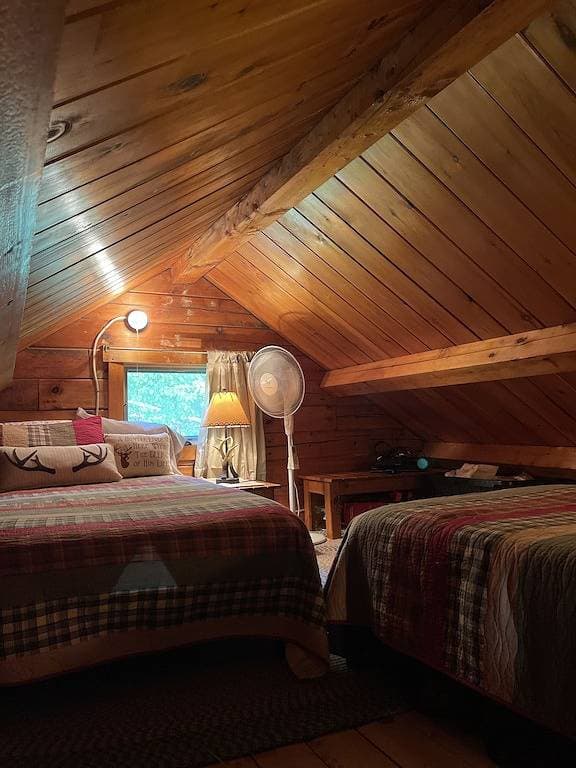 Foto 5 von 39: Lakefront Cabin/Hot Tub/Dock Lake Access/Ski Sugarloaf Mountain12mi/Trail Access