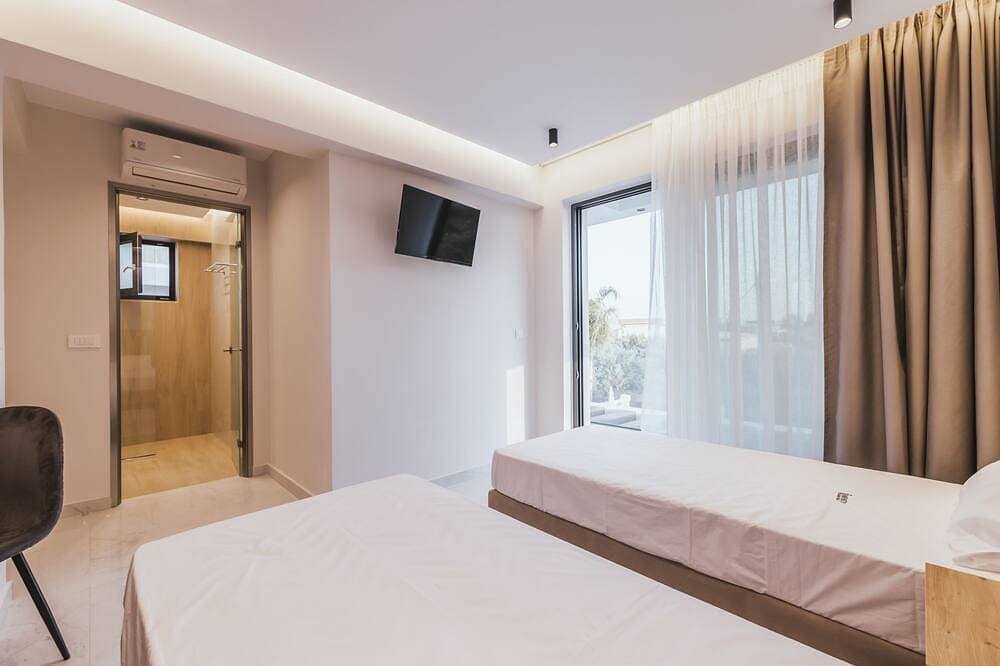 Foto 5 von 30: Infinity Holiday Villas - 4 Bedroom Villa with Private Pool