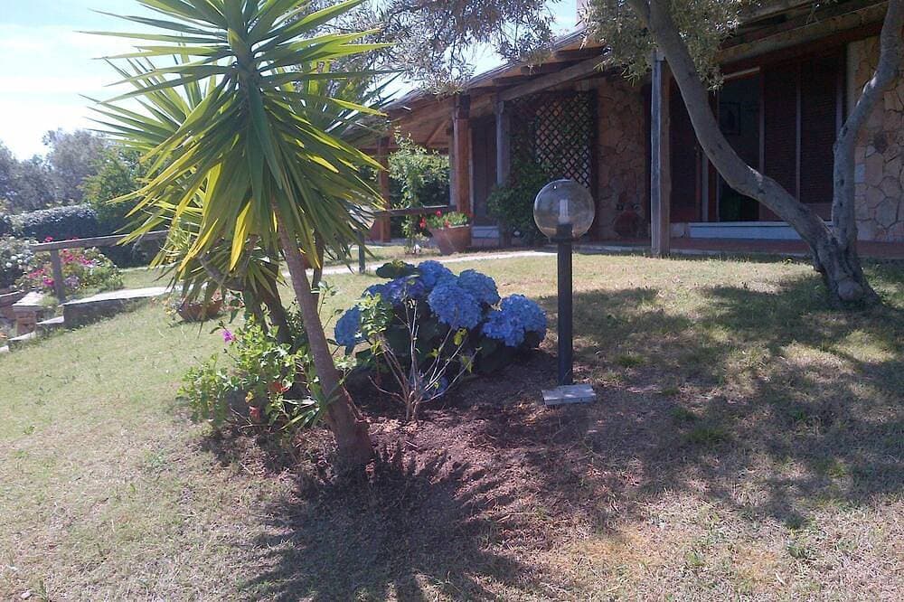 Foto 11 von 30: Haus 80 m vom Strand entfernt, mit Garten und Terrasse mit Panoramablick auf das Meer