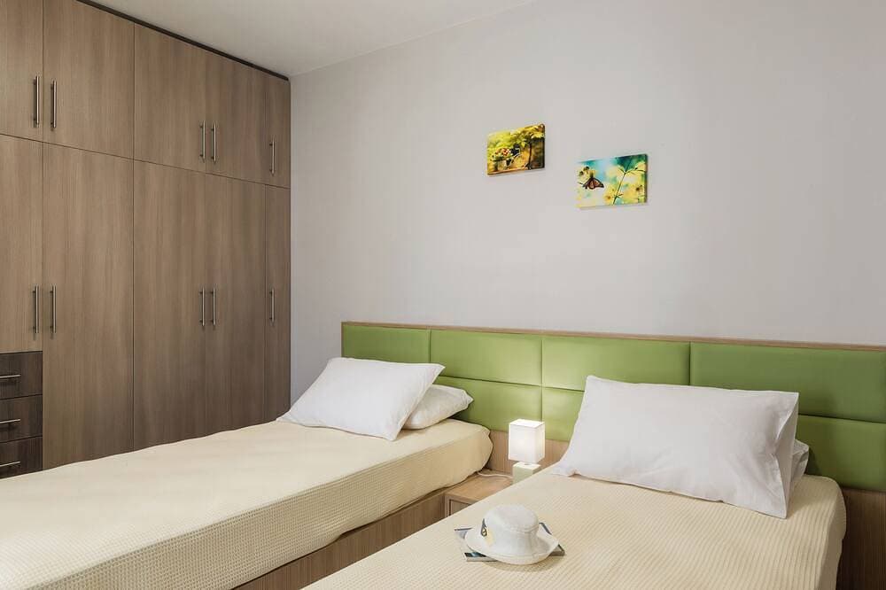 Foto 4 von 30: Enjoy Summer from a lux flat steps to Sandy Beach