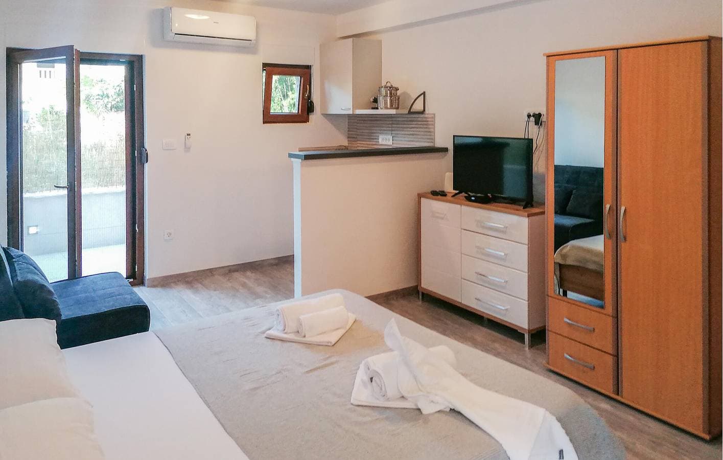 Foto 8 von 19: Gemütliche Ferienwohnung mit Terrasse, Küche, 600 m zum Strand und WLAN