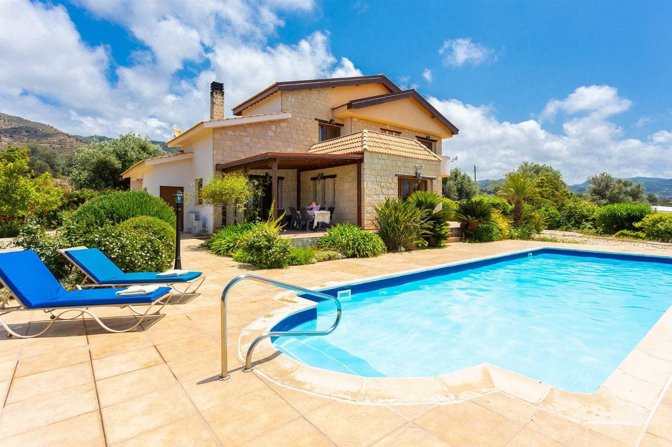 Foto 6 von 43: Villa für 6 Personen mit Balkon