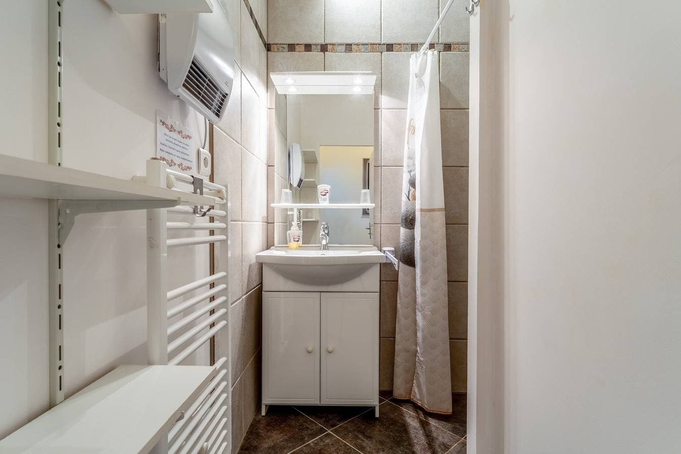 Foto 11 von 24: Gästezimmer l'occitania 44 m² – Zimmer und Anbau 60 m²