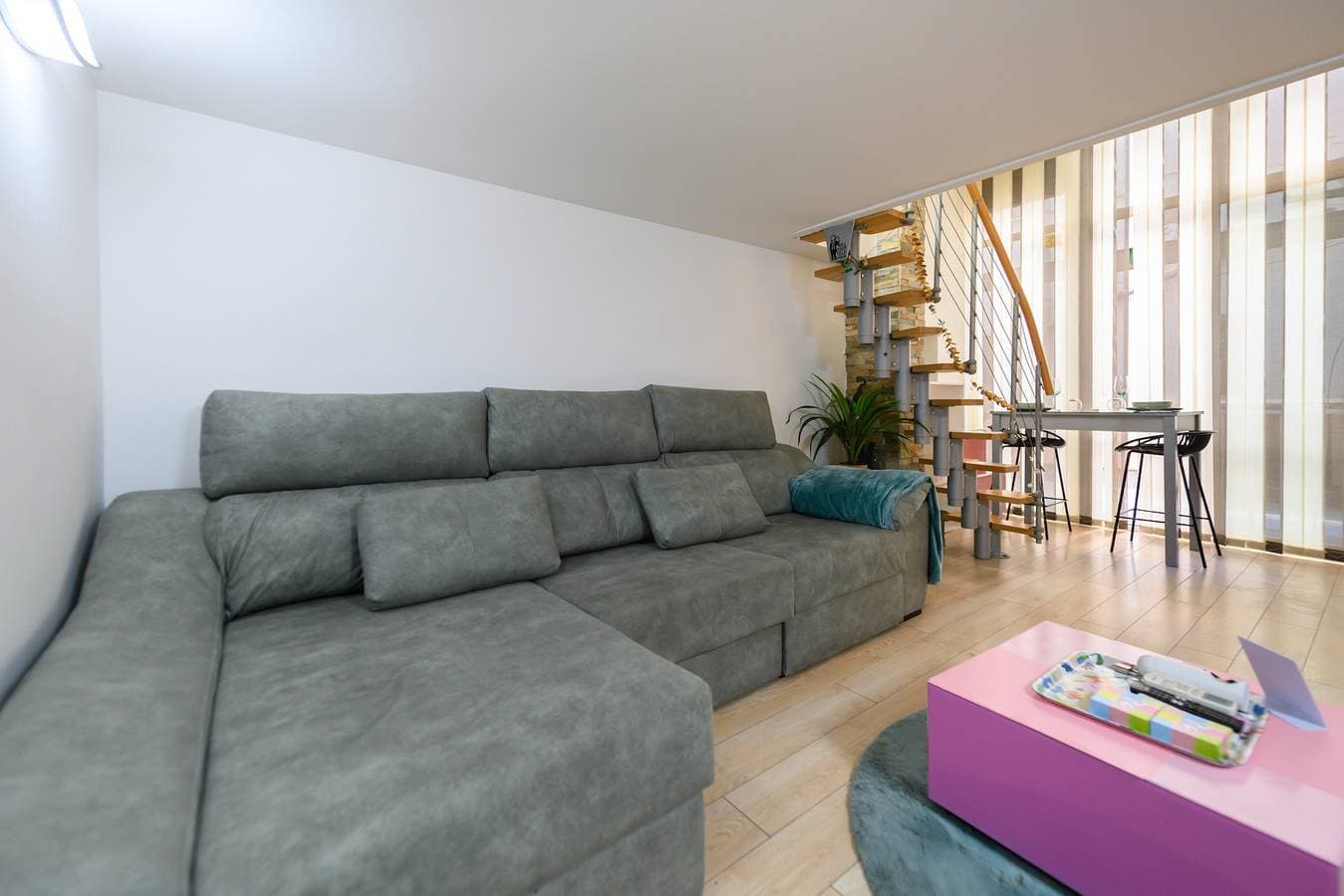 Foto 2 von 21: M Moderno dúplex de 1 dormitorio con toda