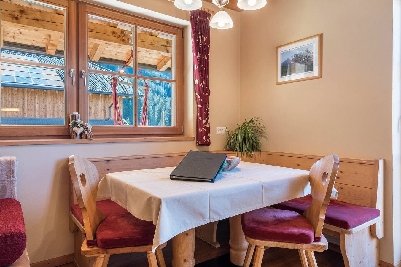 Foto 12 von 37: Ferienwohnung 'Ronsolhof Schlern' mit Bergblick, Gemeinschaftsgarten und WLAN