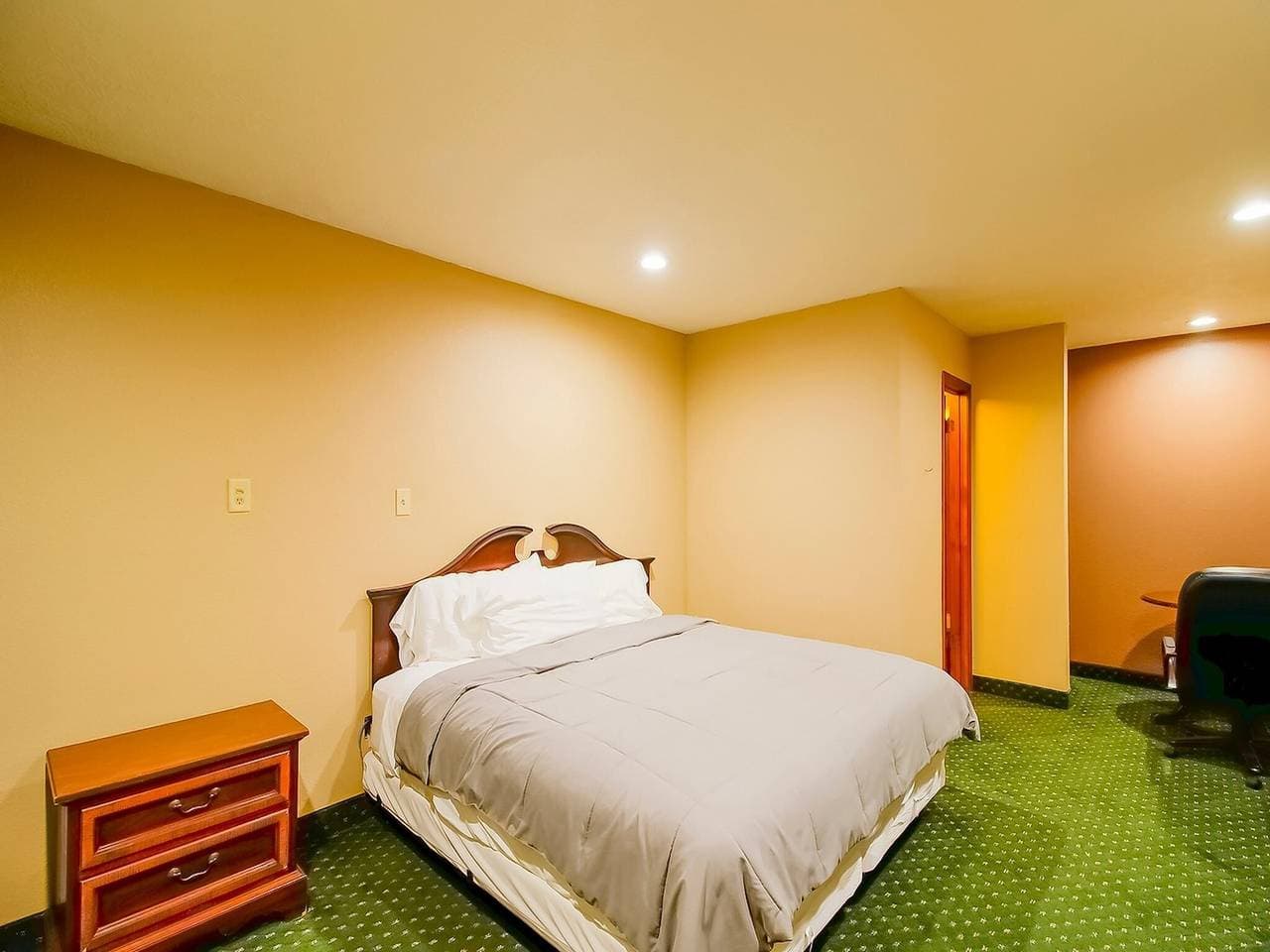 Kingsize-Bett | Rauchen | Houston 1