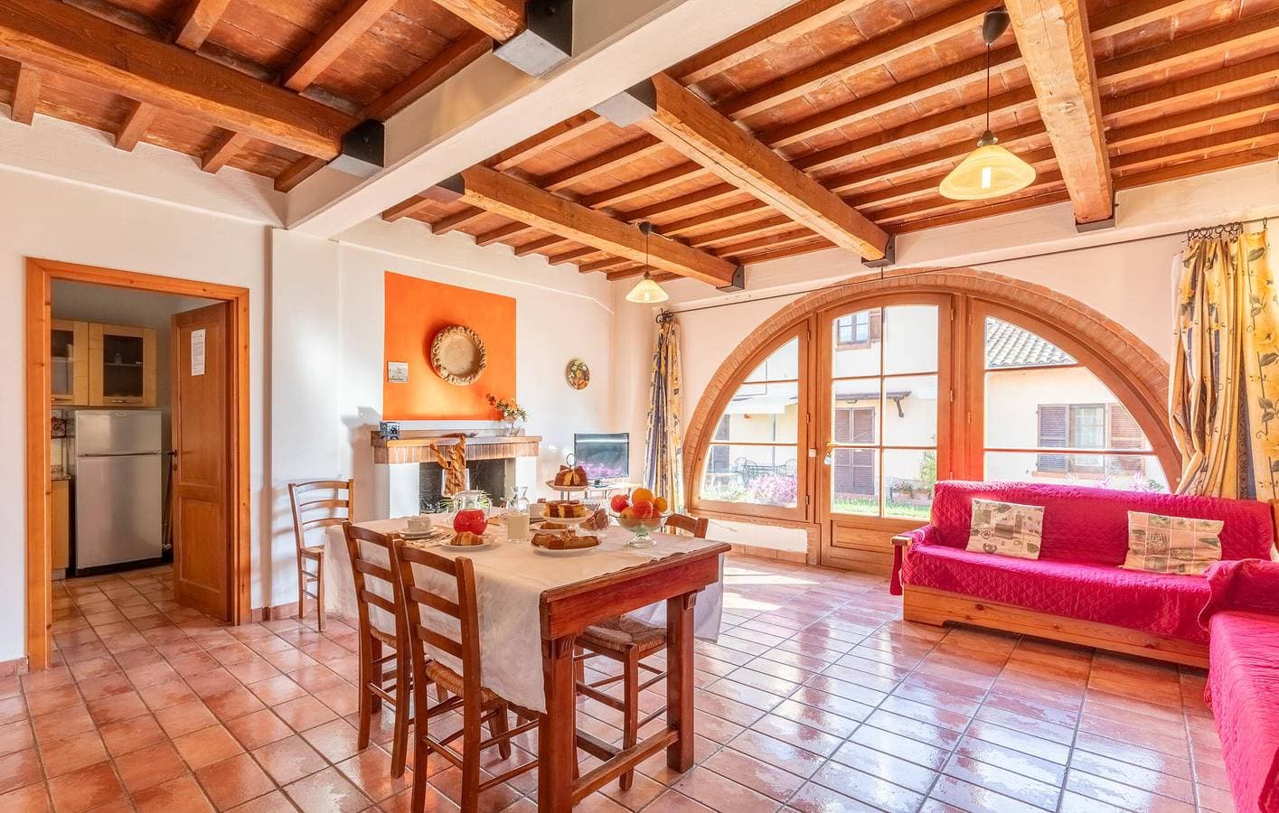 Foto 8 von 34: Moderne Ferienwohnung mit Garage, Pool und Garten