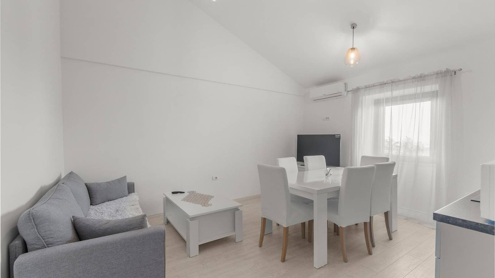 Foto 2 von 13: Ferienwohnung für 4 Personen mit Balkon/Terrasse