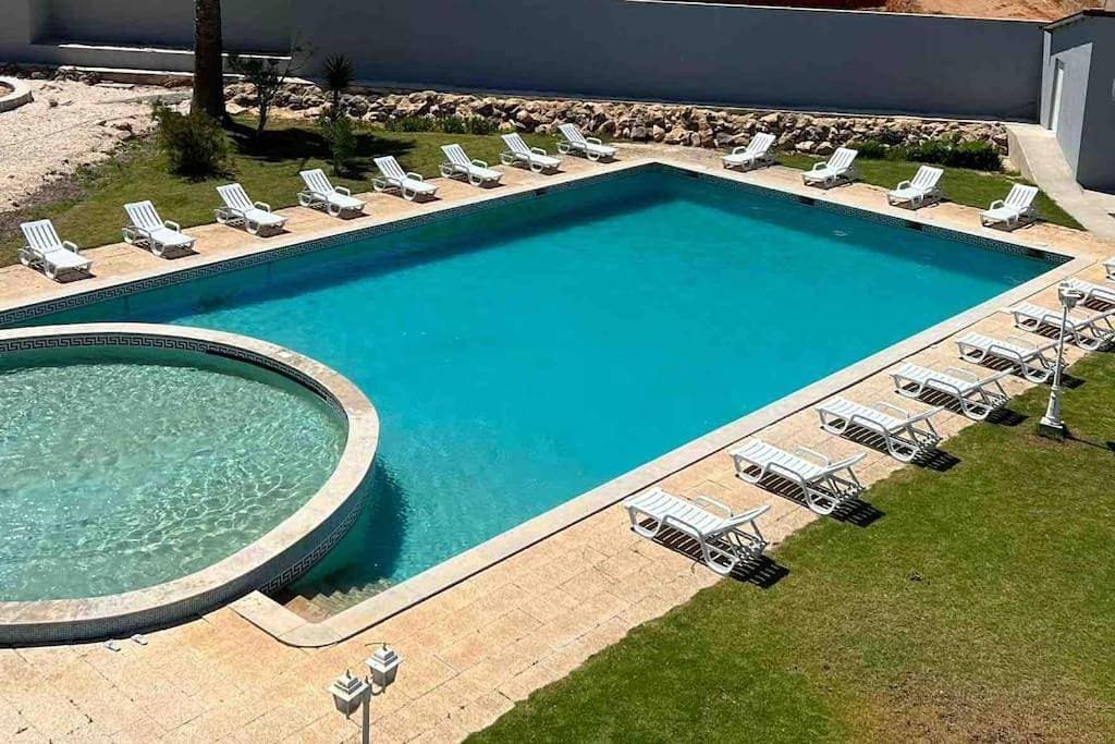 Foto 6 von 24: Apartment with Pool View