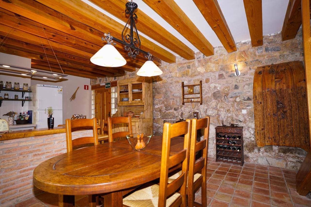 Foto 7 von 56: Three-Bedroom House